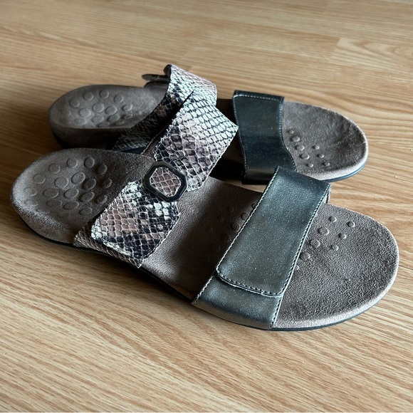 Vionic Camila Snake Print Orthaheel Sandals Women’s 9 - Picture 1 of 7